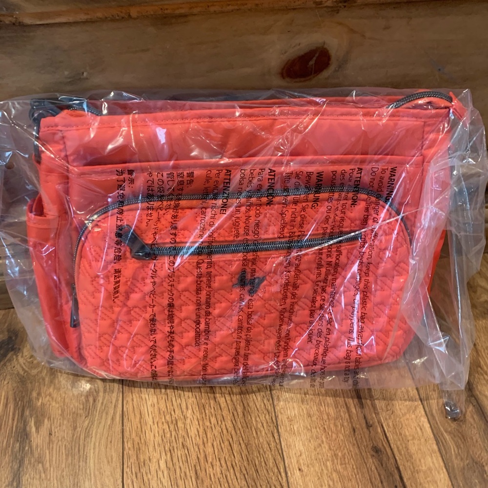 lug Shimmy Se crossbody- papaya NWT